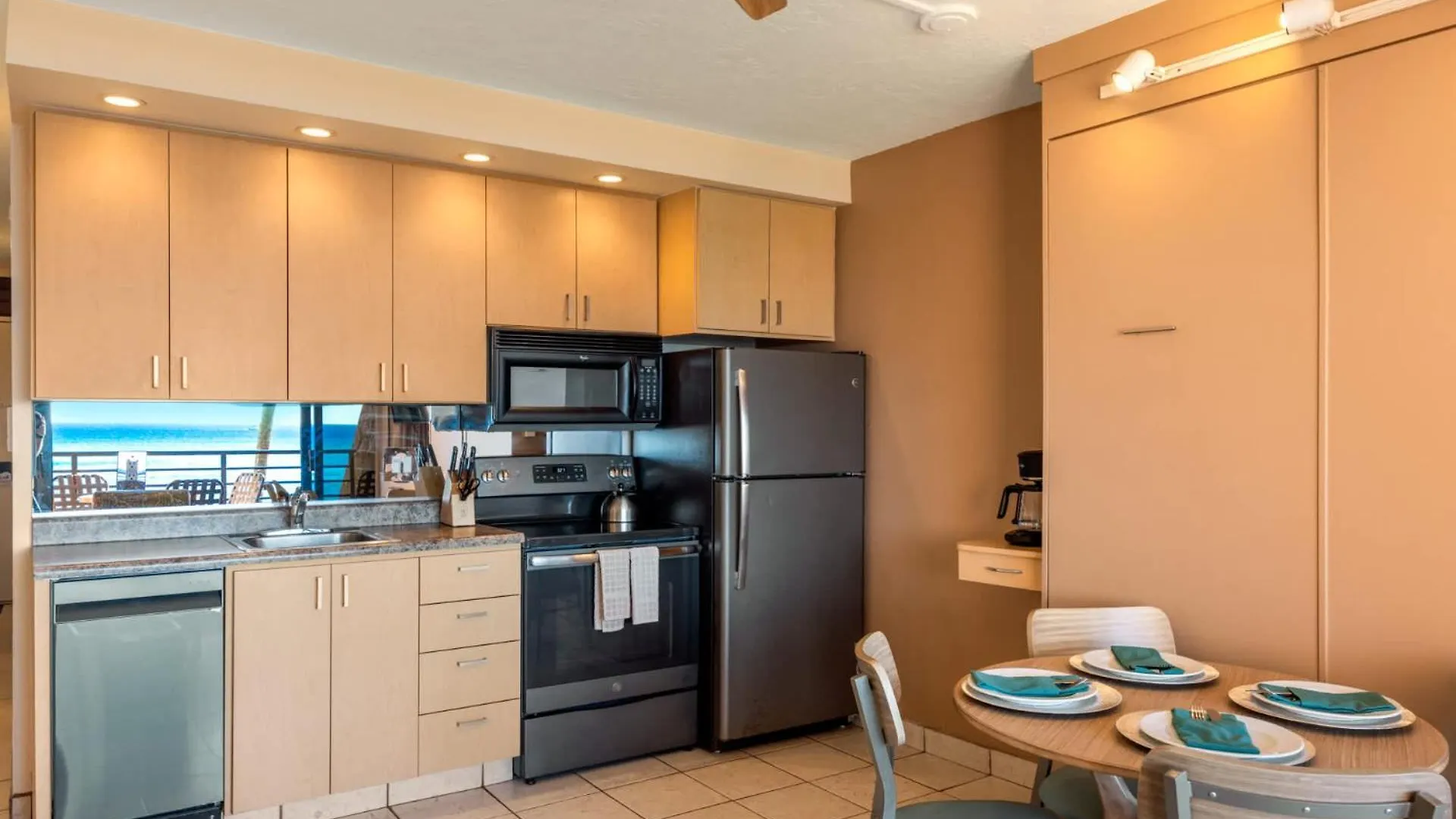 Hébergement de vacances Kuleana Club #712 Oceanfront - 1 Bedroom & 1 Bathroom - 2Nd Floor Kahana