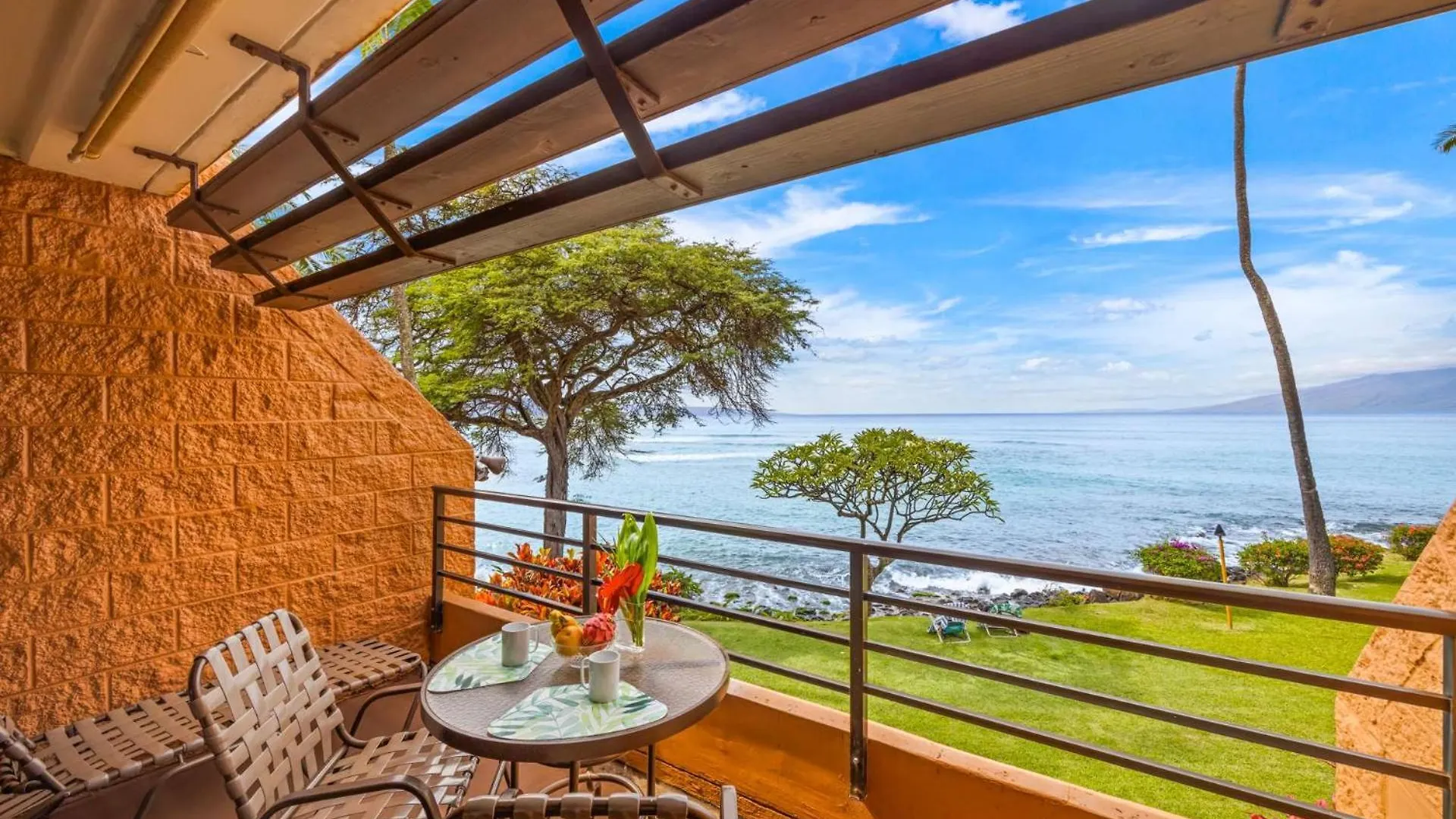 Kuleana Club #712 Oceanfront - 1 Bedroom & 1 Bathroom - 2Nd Floor Kahana